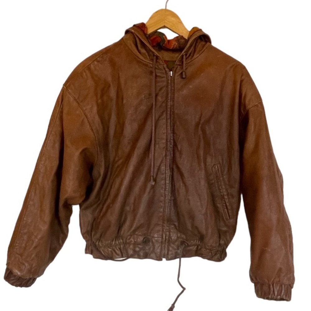 Adventure Bound 1980s Vintage Cropped Leather Bomber Jacket With Hood